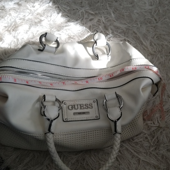 Guess handbag. - Picture 7 of 7